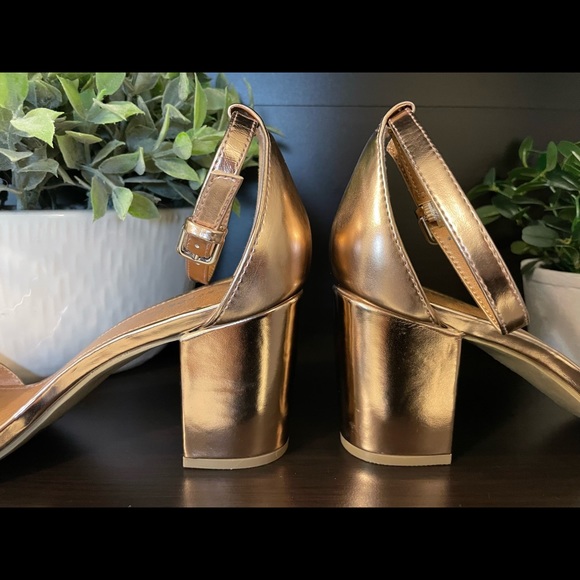 Report Rose Gold Block Heels Size 8 - Picture 6 of 11